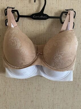 Seamless Nude & White colored Padded Floral Underwire Bra Set